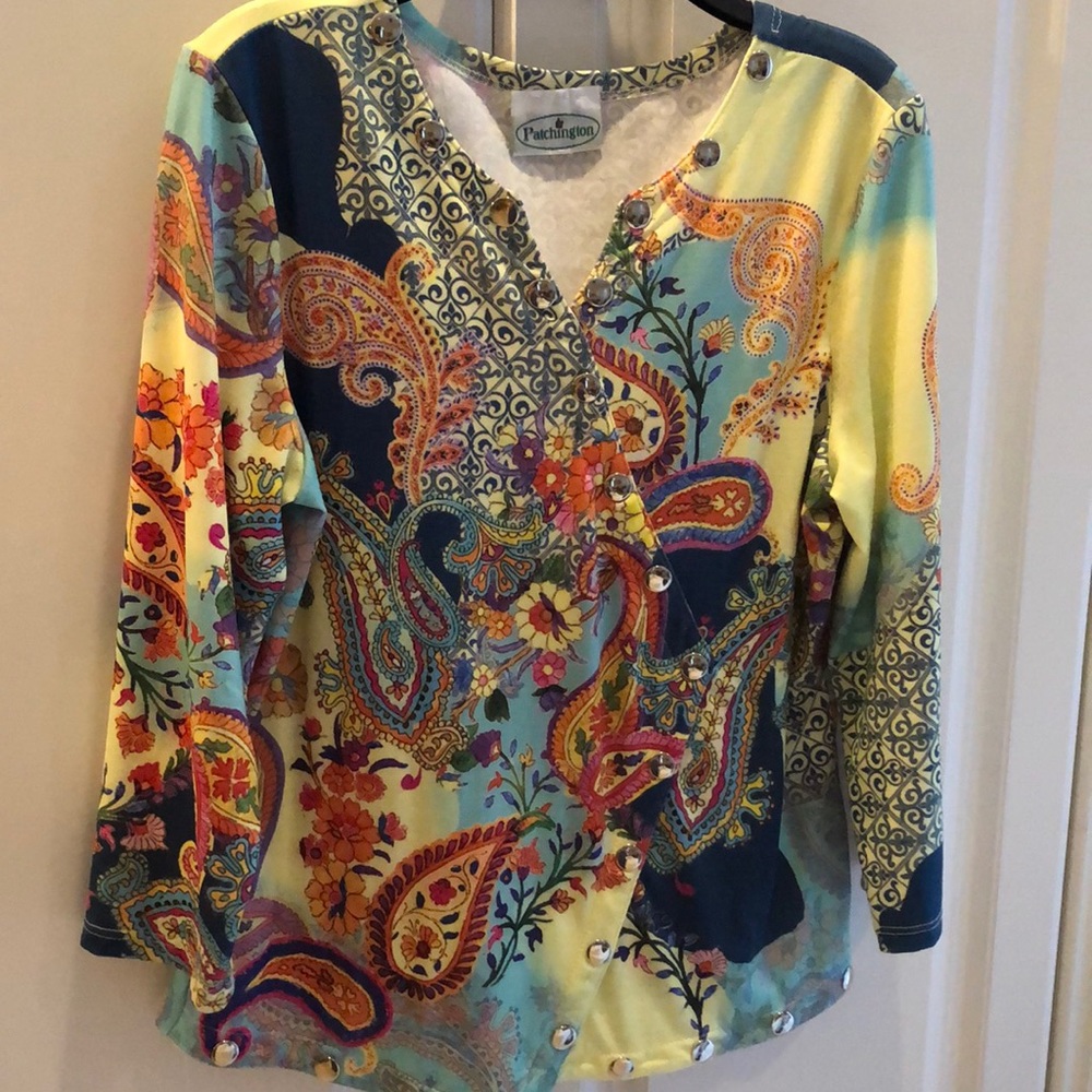 🦋 Patchington asymmetrical front snap embellished, paisley patterned top